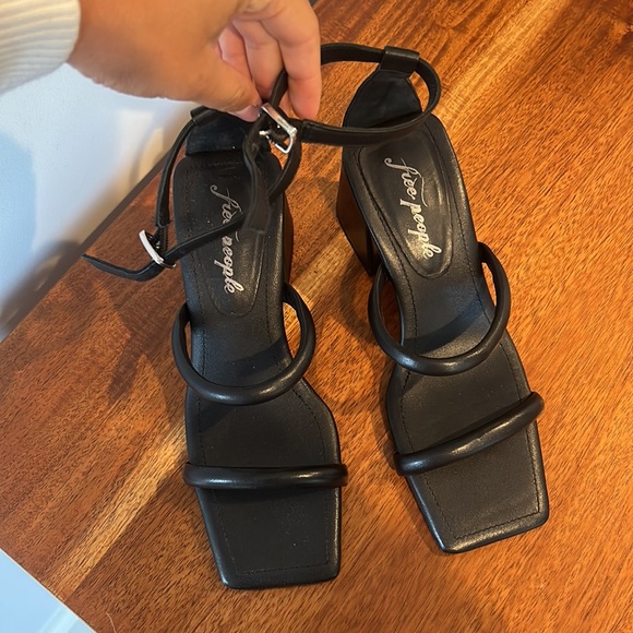 Free People Parker Pillow Heels NWOT - Picture 5 of 7